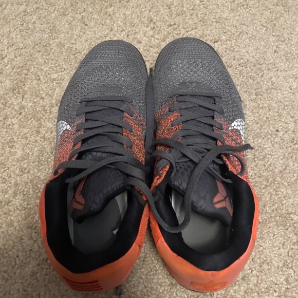 Kobe XI Elite Low Size 7 Easter